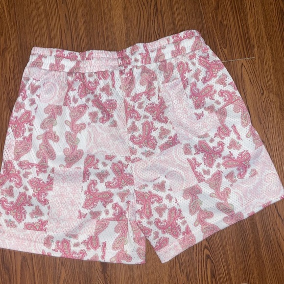 Shmeel New York pink flower shorts - Picture 4 of 4